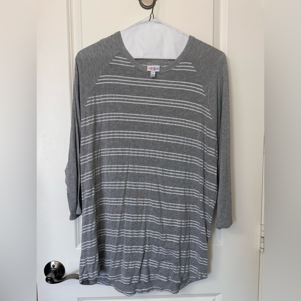 Lularoe 3/4 sleeve top. Women’s size 3xl. Excellent preowned condition